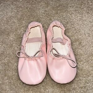 Toddler Ballet Slippers Size 9 like new